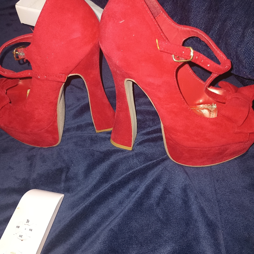 Shoes - Picture 3 of 3